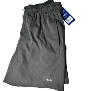 HUK mens shorts Pursuit Volley size medium NWT